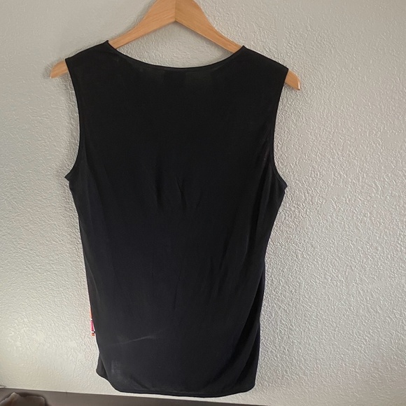 Sleeveless Checkered Blouse - Picture 3 of 5